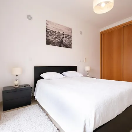 Pool View 3 Bed Апартаменты Лагуш