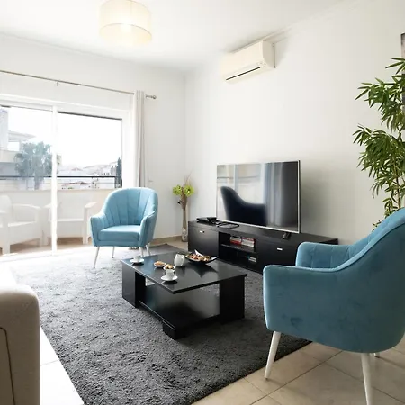 Pool View 3 Bed Лагуш