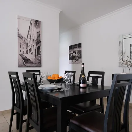 Pool View 3 Bed Apartment