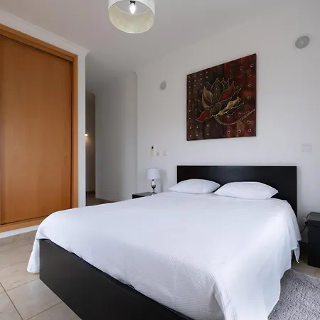 아파트 Pool View 3 Bed *