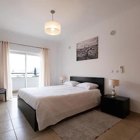 Pool View 3 Bed Apartment *
